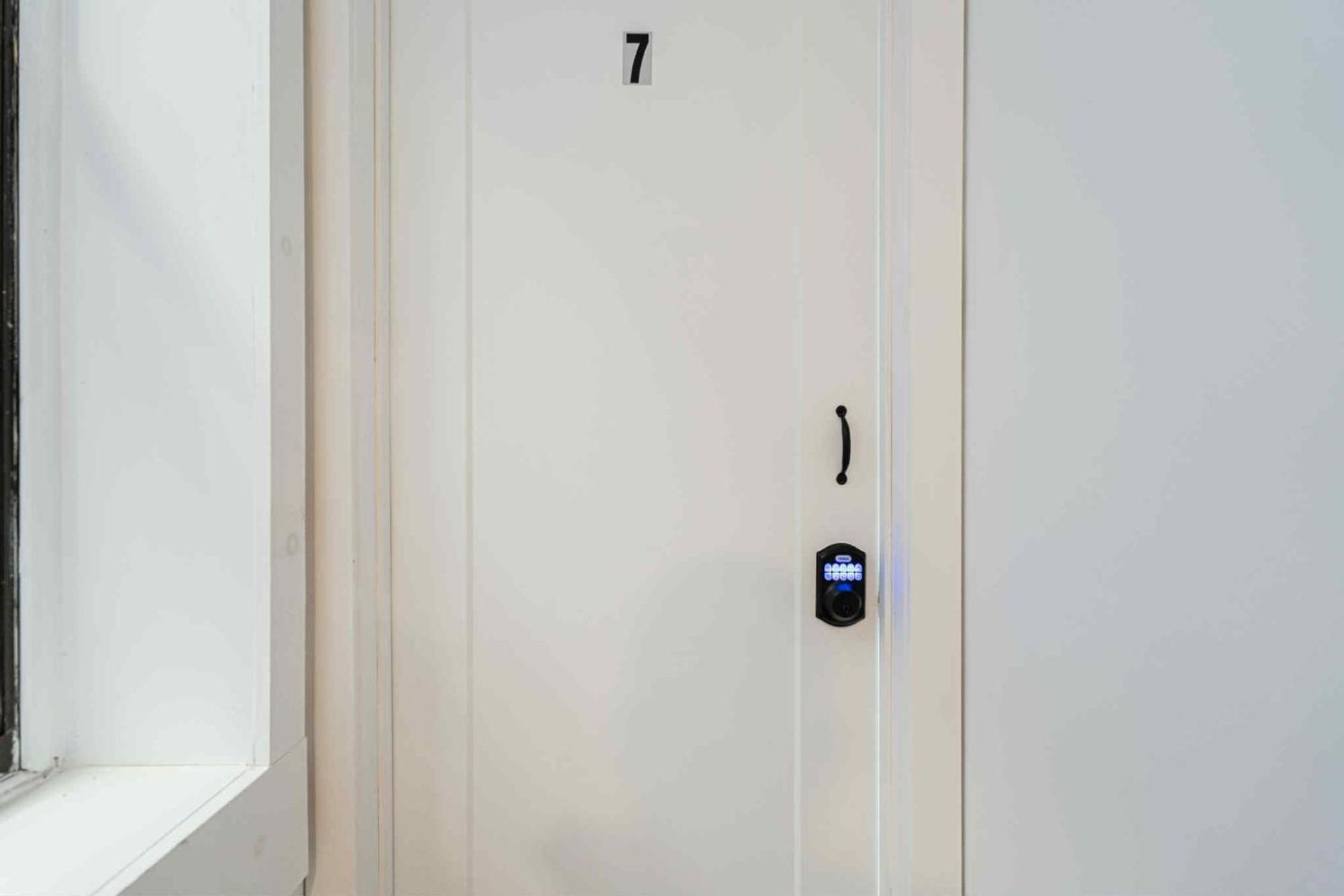 N7 In A Shared In Downtown Apartamento
